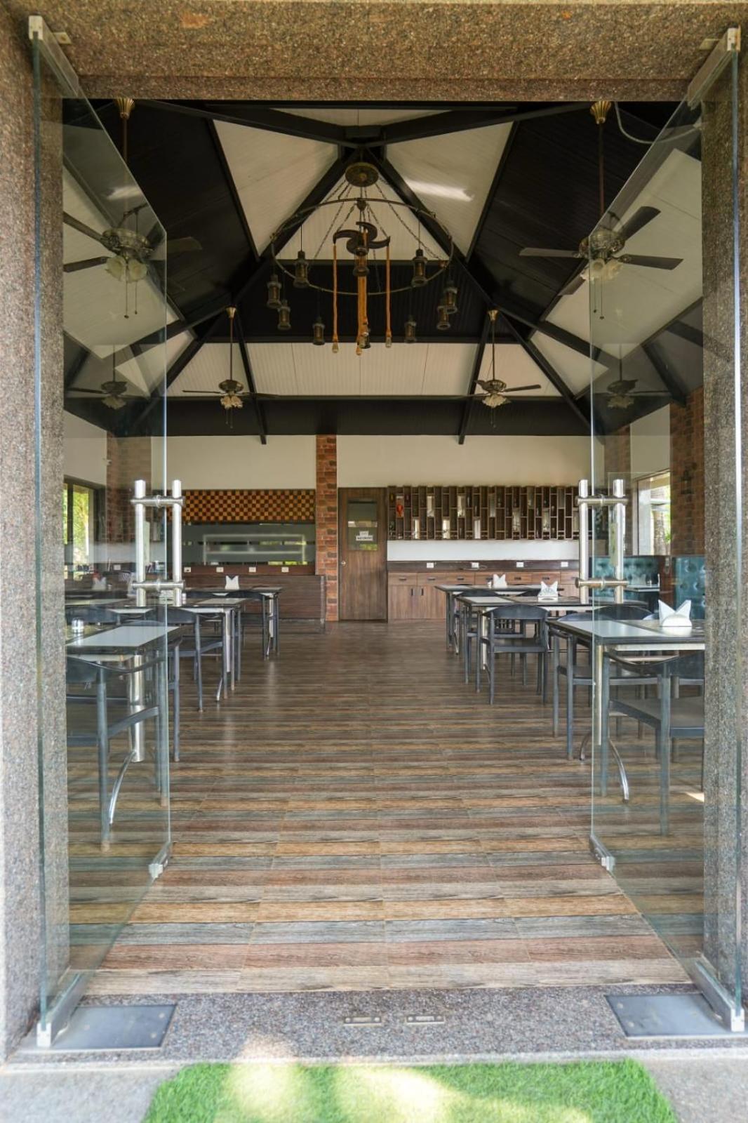 E&G Green Courts Resort At Koroli Hill Station Nashik Exterior foto